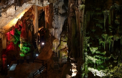 聖米高鐘乳洞 (St. Michael’s Cave) 